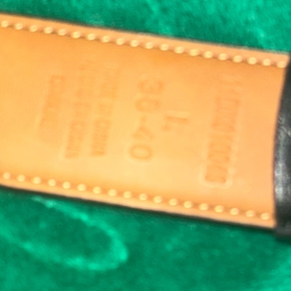 Black leather belt by Dockers L 38-40 worn once - Picture 2 of 4